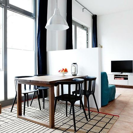 Swine By Rockchair Apartments L Superhost Status L Cozy Family & Business Flair In City Center "Mitte" Modern Studio Boxspringbed Welcomes You! 베를린 외부 사진
