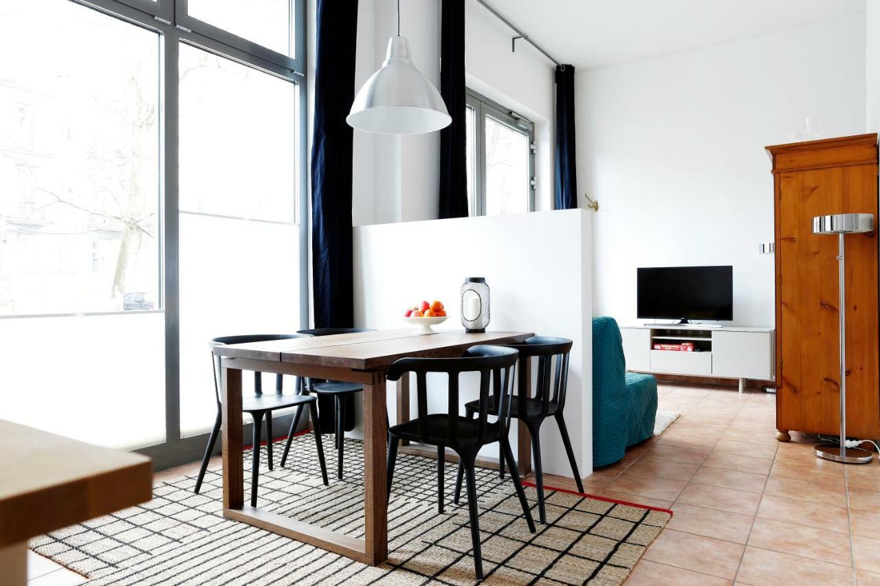 Swine By Rockchair Apartments L Superhost Status L Cozy Family & Business Flair In City Center "Mitte" Modern Studio Boxspringbed Welcomes You! 베를린 외부 사진